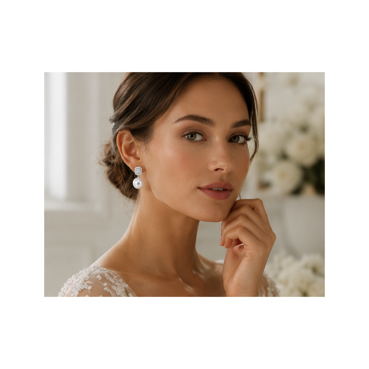 Luxury bridal earring in an elegant drop design.