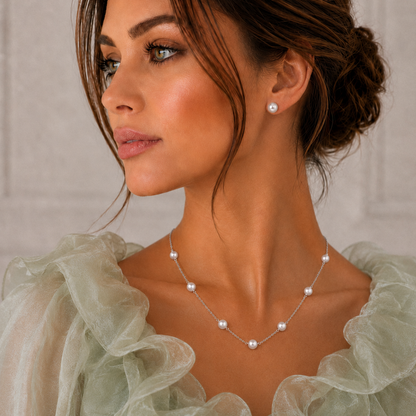 Model wearing Venus pearl necklace